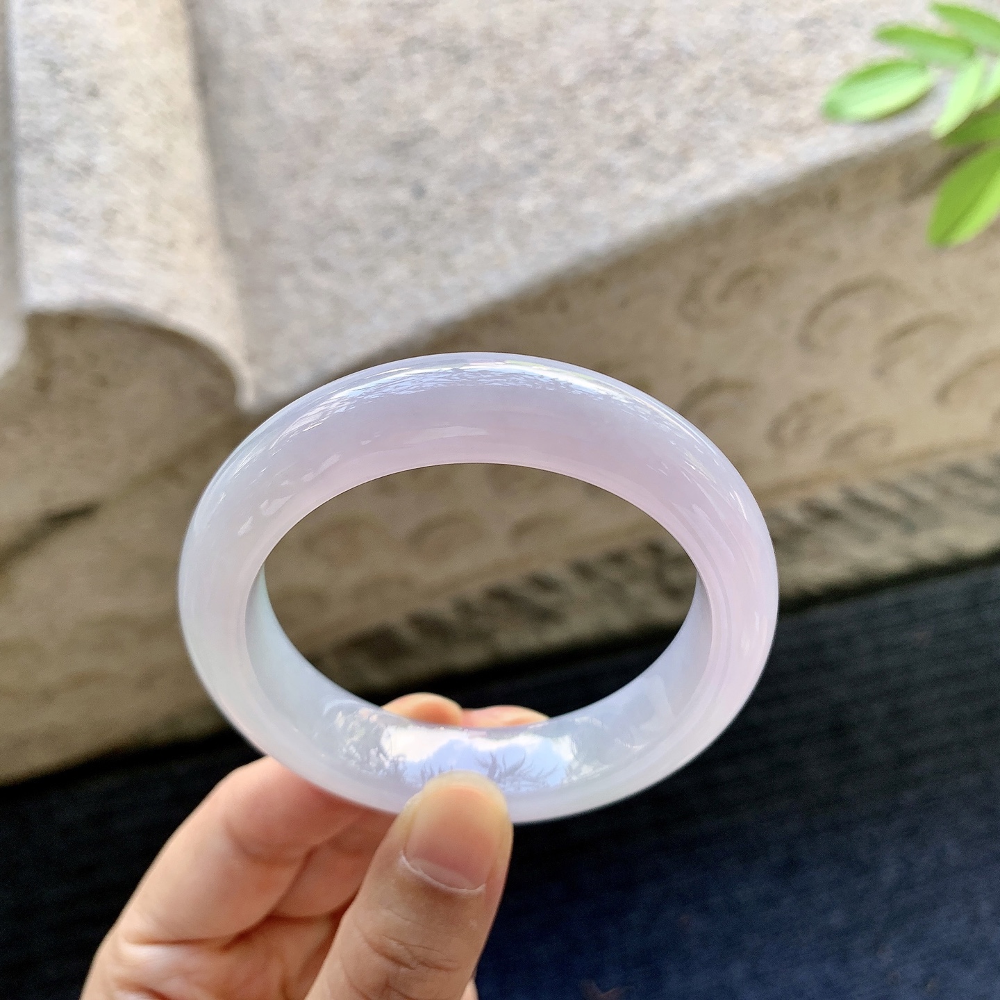 正圈 51 51 圈口 51.6/12.7/8.8 编码 BA0722100 描述 糯冰椿彩，水润，种老，细腻，打灯有絮线