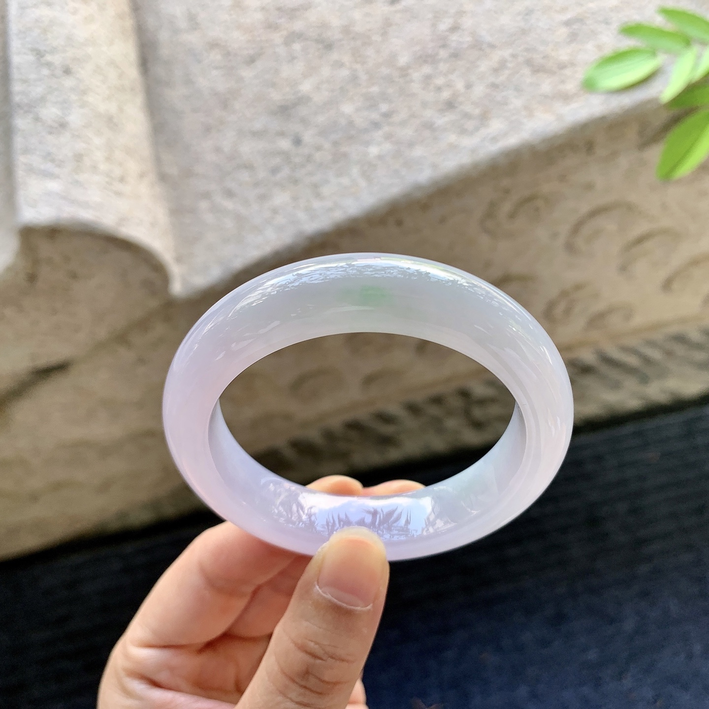 正圈 51 51 圈口 51.6/12.7/8.8 编码 BA0722100 描述 糯冰椿彩，水润，种老，细腻，打灯有絮线