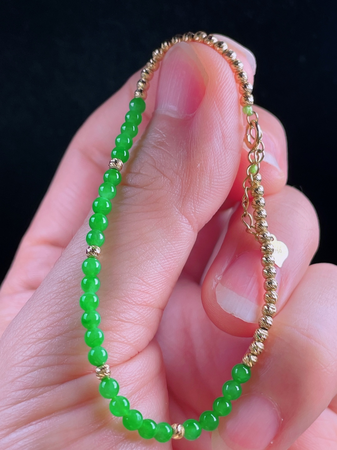 冰绿手串，老种起光，细底通透，尺寸：3mm