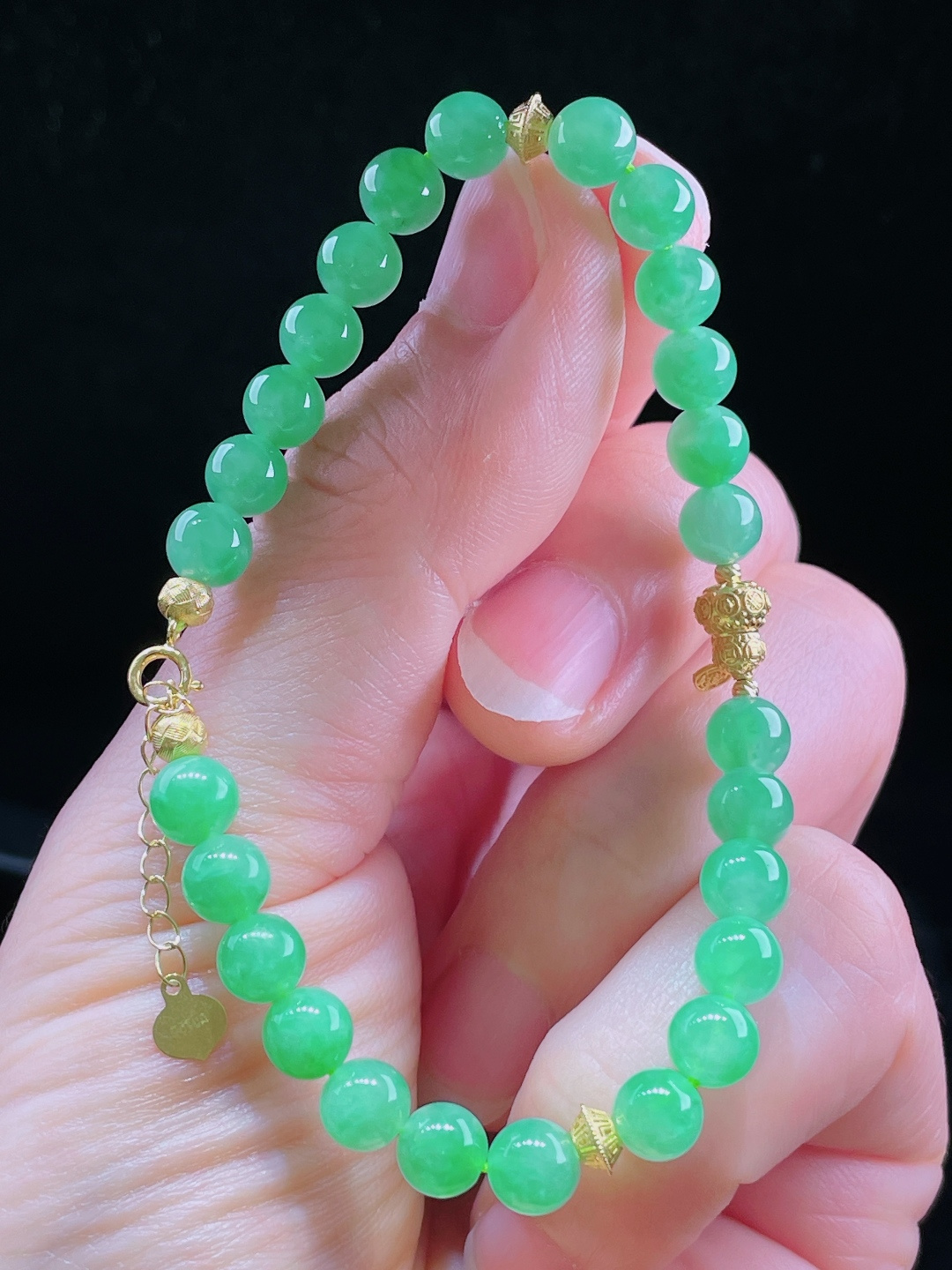 阳绿手串，老种起光，细底通透，尺寸：6.3mm0723