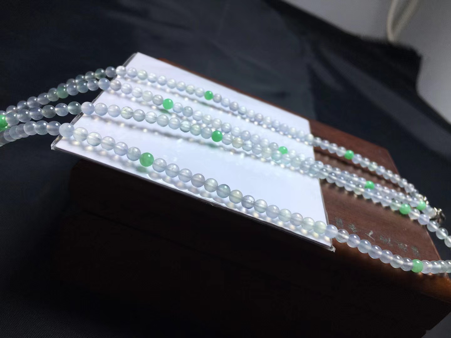 起莹小米珠，卡3.8～3.6mm，199颗，种好，起莹，玉质细腻，透水润，均匀