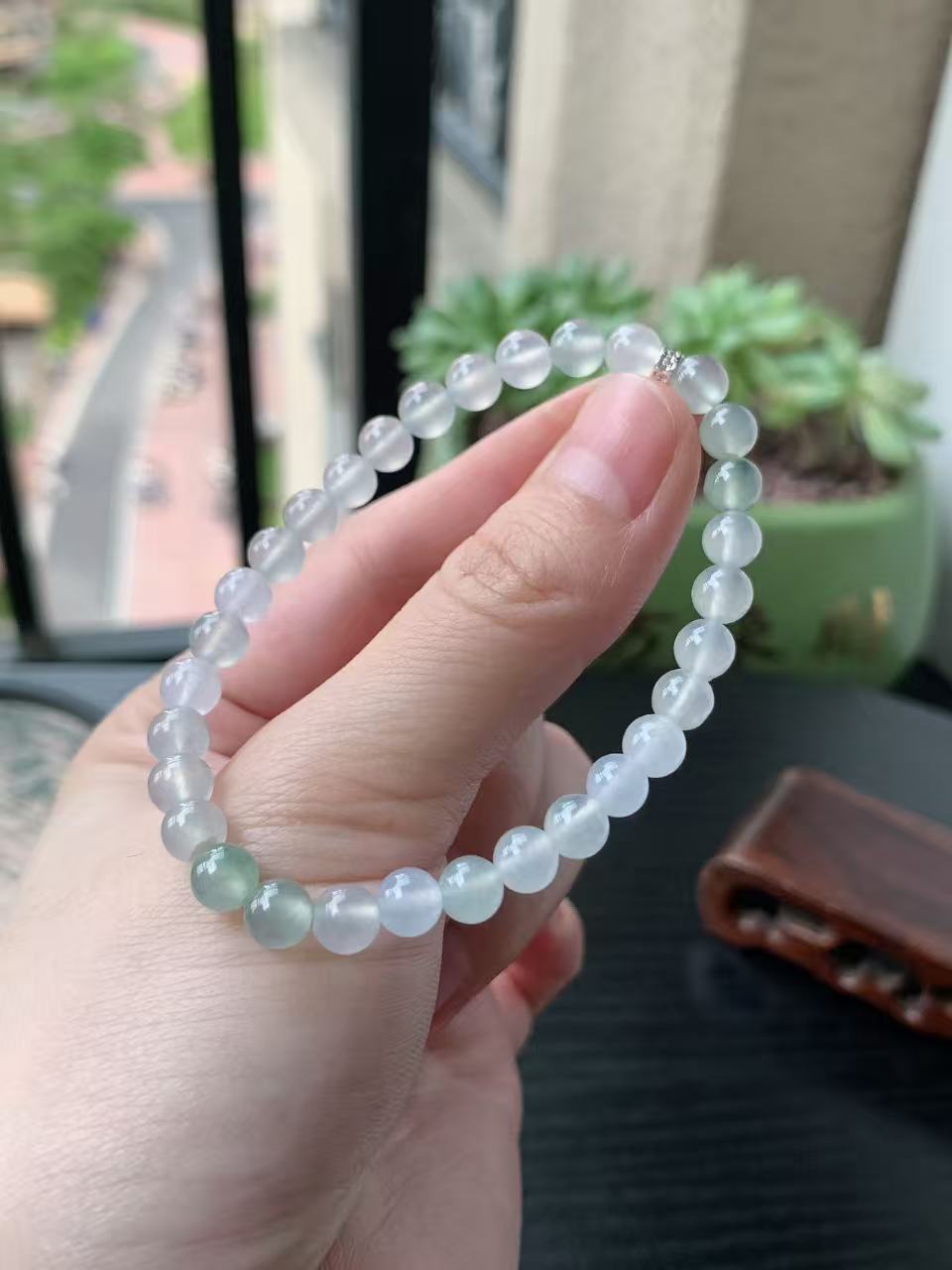 老坑冰种胶感冰春彩圆珠手链 裸石尺寸:5.8mm