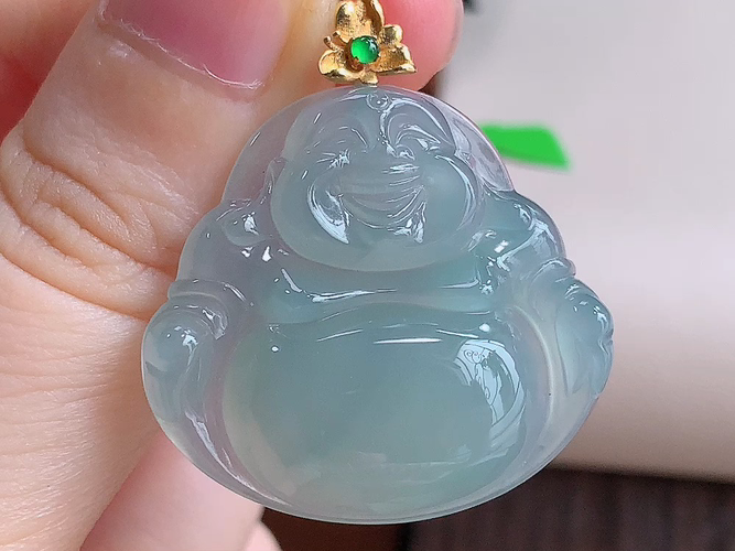 ️ 18K金伴钻笑佛， 无裂，尺寸34.5/30.8-28.5-6.3mm，包A附证书