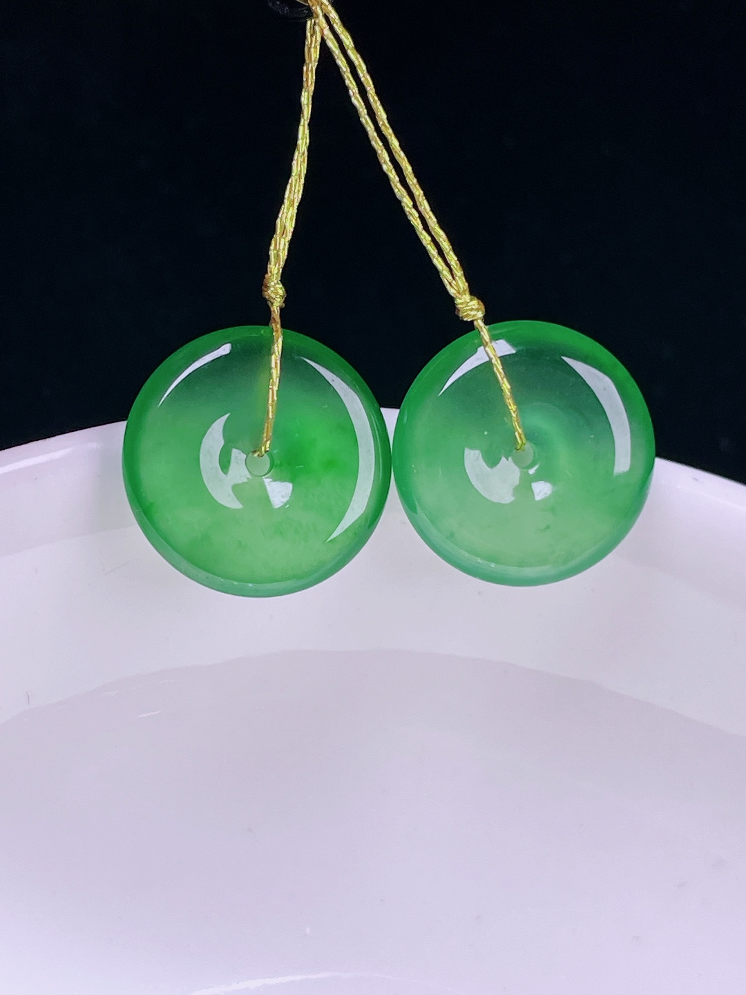 ️冰绿耳坠，老种起光，细底通透，尺寸：12.5/2.8mm0724