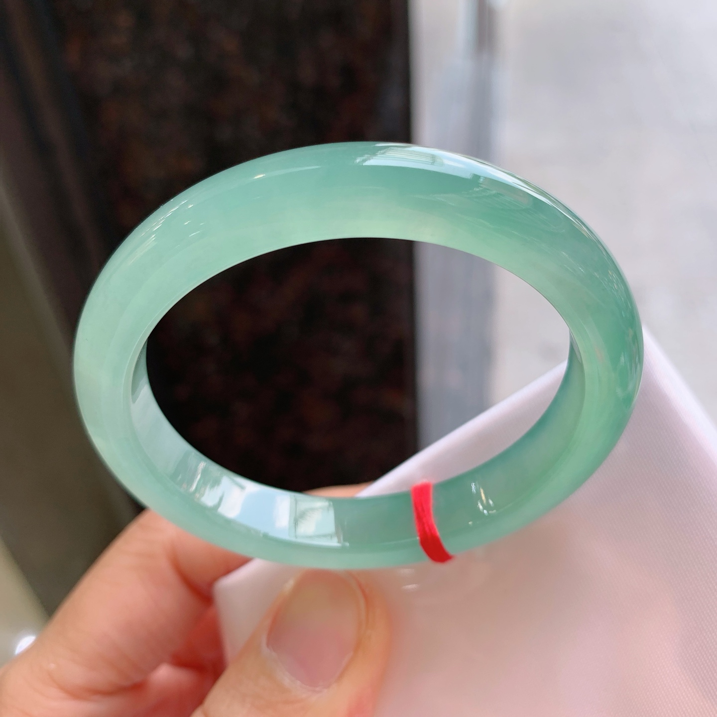 贵妃冰晴绿 有纹裂 尺寸：52.3/47/10/7.4 种色俱佳