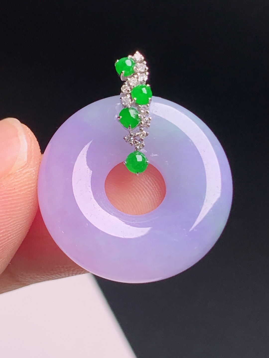 ️ 甜甜圈吊坠，紫韵浓郁水润通透，绿钻扣头精致点睛，环扣平安寓意圆满 裸石22.6-6 整体26.