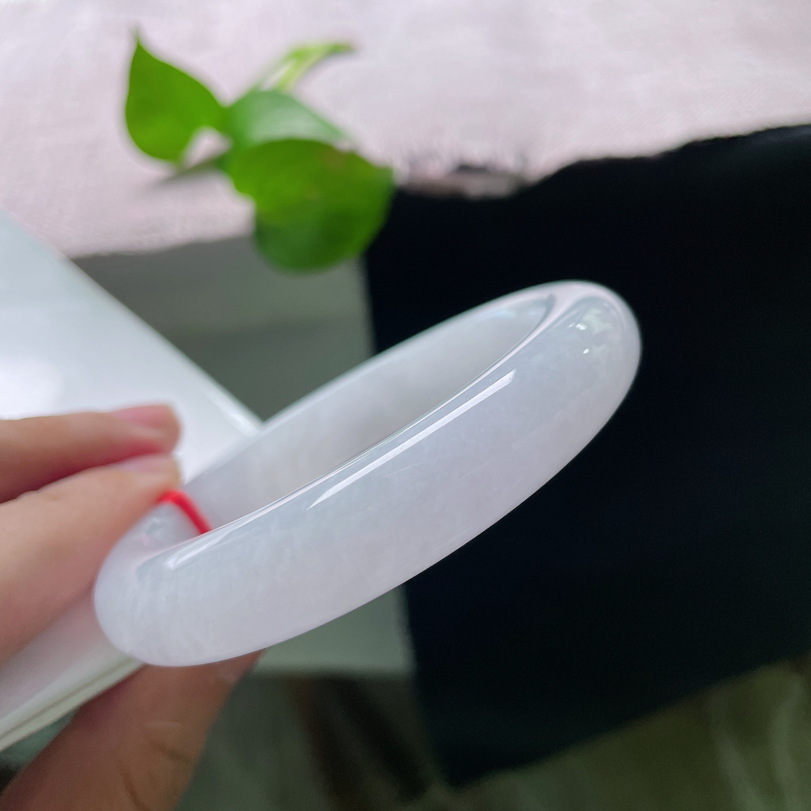 特惠活动#56.5/12.1/9.4，白月光正圈，皮纹，莹润冰种白月光圆镯，清透似水，月华凝腕，清冷雅致。ss55864a