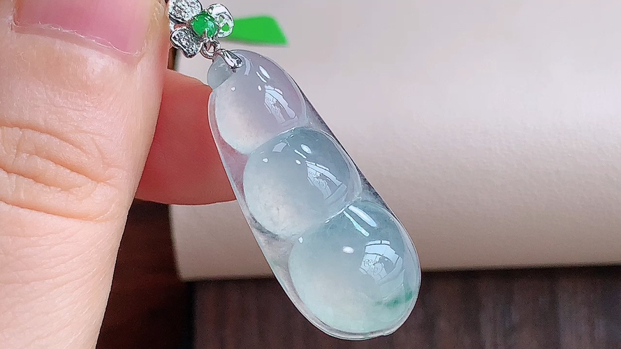 ️ 18K金伴钻福豆，无裂，尺寸40.8/32.5-14.4-6.8mm，包A附证书