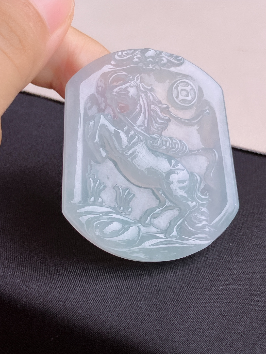 白冰生肖马牌，晶莹剔透，尺寸51/43/5.6/自然光实拍