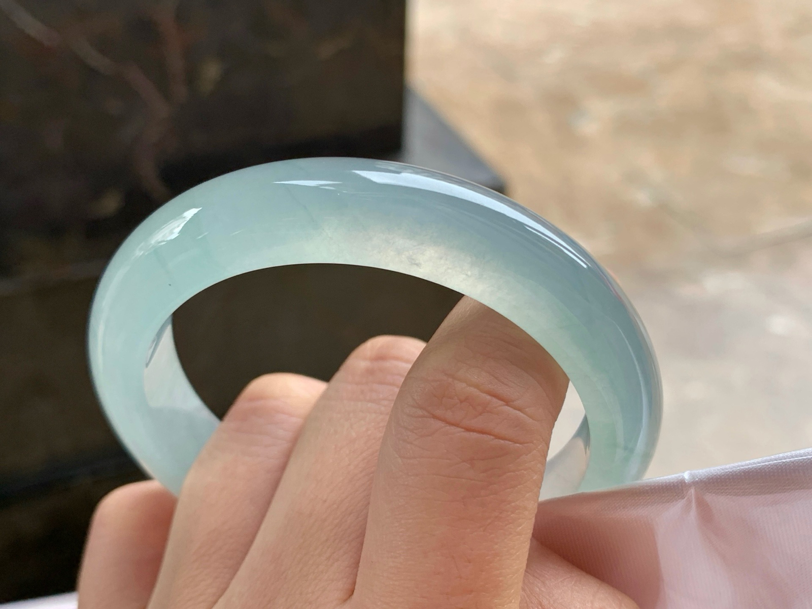 56-12.2-8.5
冰蓝手镯^_^冰透 荧光十足