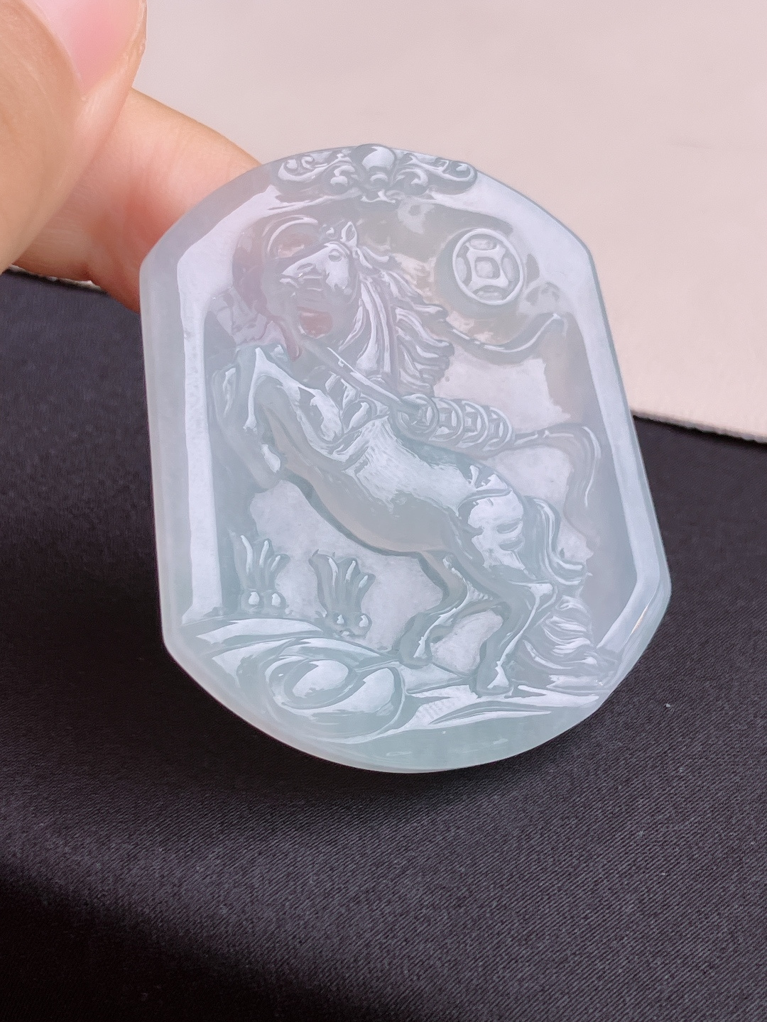 白冰生肖马牌，晶莹剔透，尺寸51/43/5.6/自然光实拍