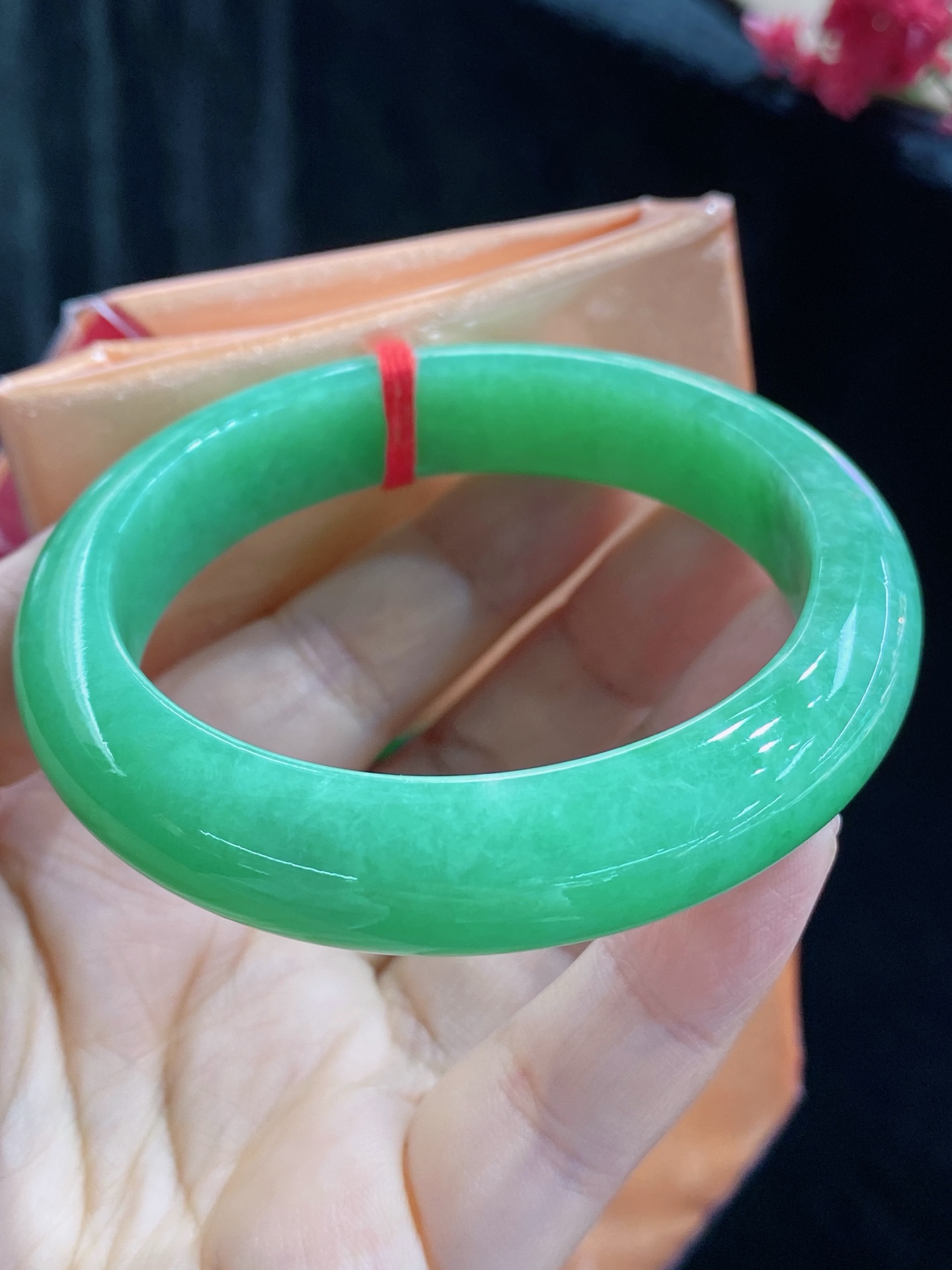 【满绿色】正圈手镯，色泽艳丽，无裂，尺寸55/12.5/8.6，B48-327