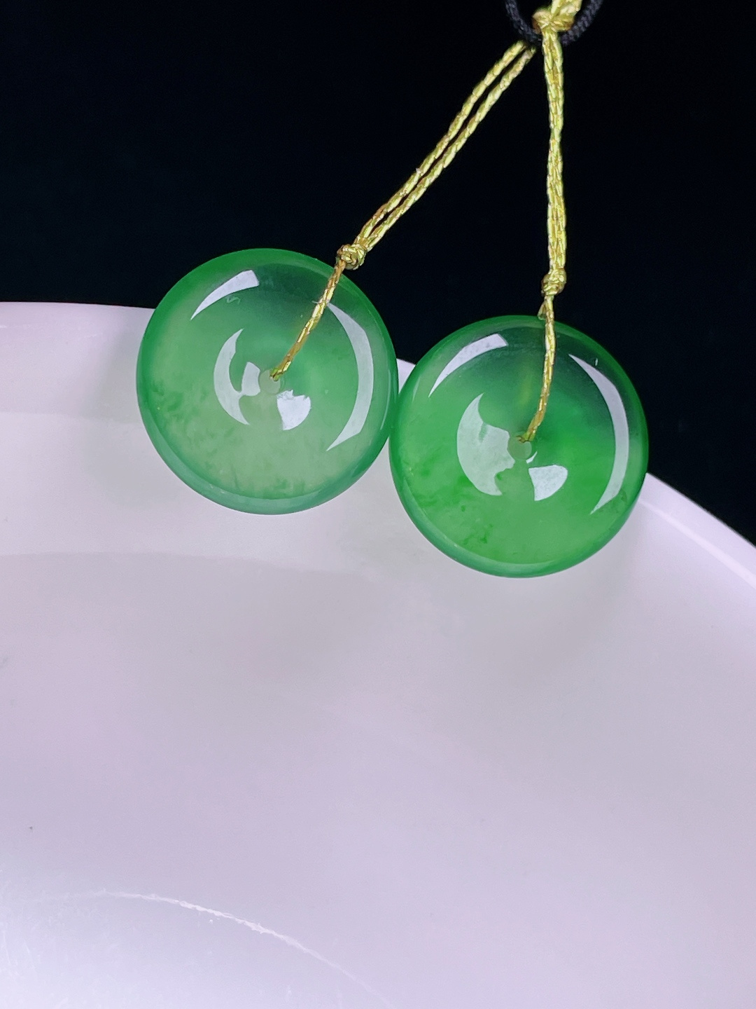 ️冰绿耳坠，老种起光，细底通透，尺寸：12.5/2.8mm0724