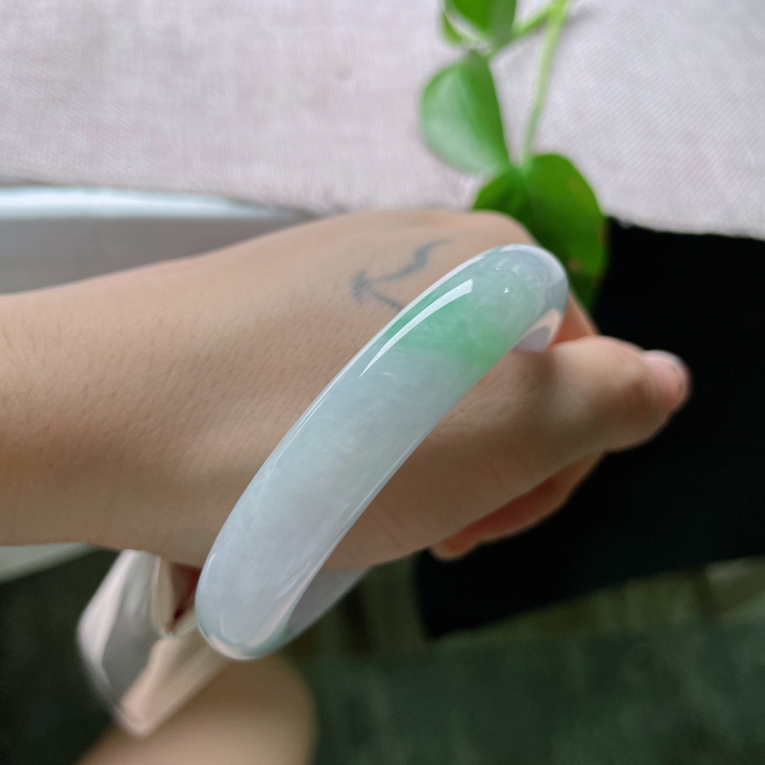 54.7/11.8/8.7，春彩正圈，晶体感，春带彩经典品相，色彩过渡柔和自然。ss56083a