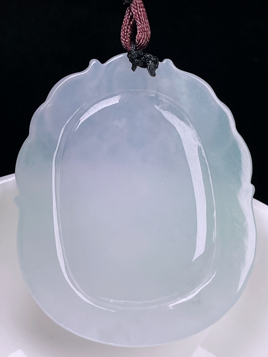 白冰马牌，老种起光，细底通透，尺寸：49.5/43/5.8mm0724