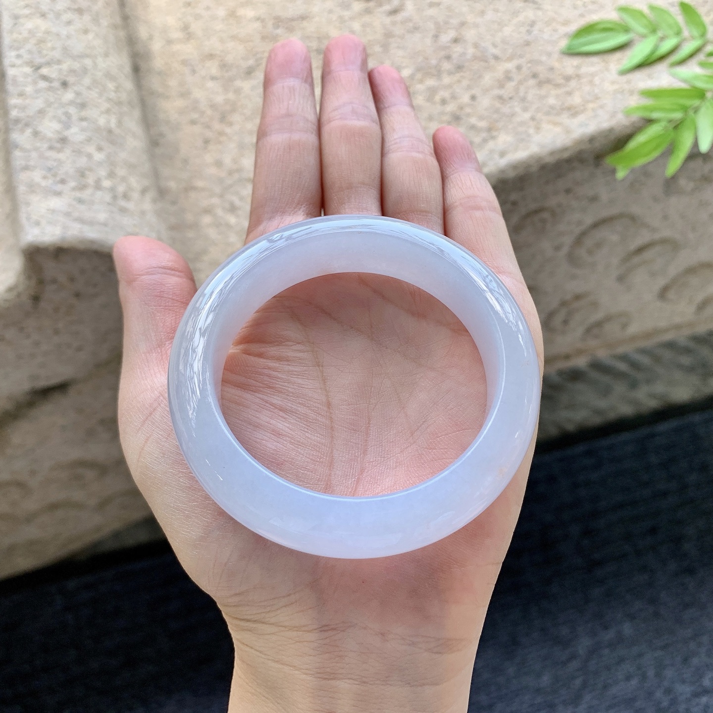 正圈52 53【圈口】53.7/14.3/9【编码】T1072541【描述】细糯粉紫，水润，种老，细