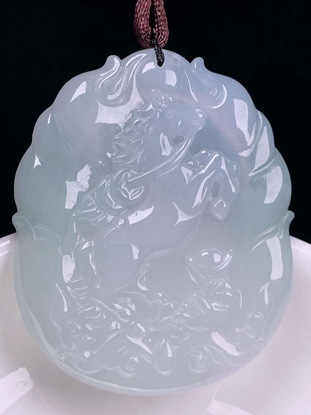 白冰马牌，老种起光，细底通透，尺寸：49.5/43/5.8mm0724