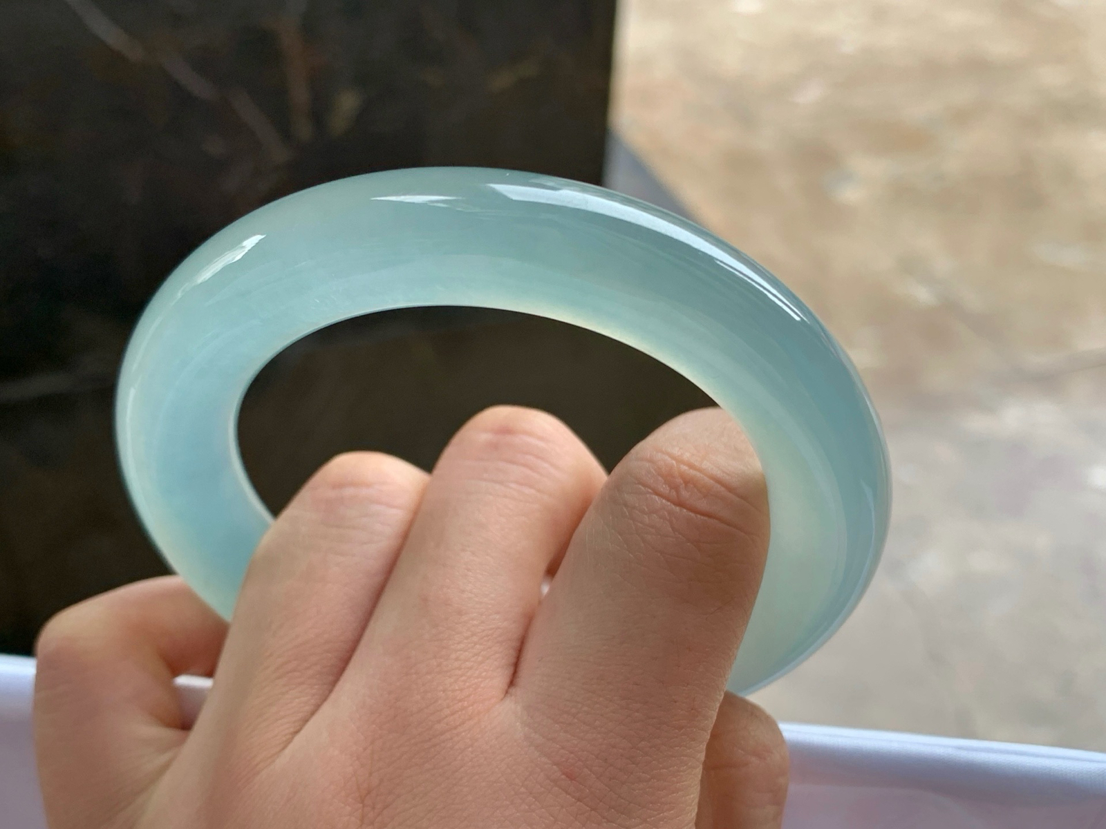 56.5-12
高冰蓝水圆条手镯^_^种老 荧光十足