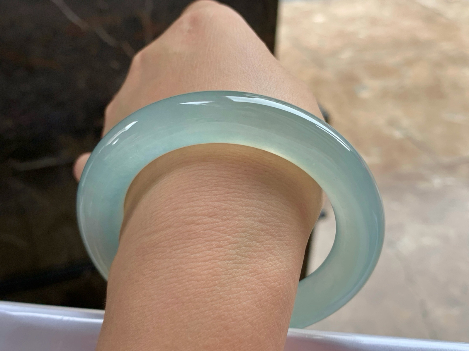 56.5-12
高冰蓝水圆条手镯^_^种老 荧光十足