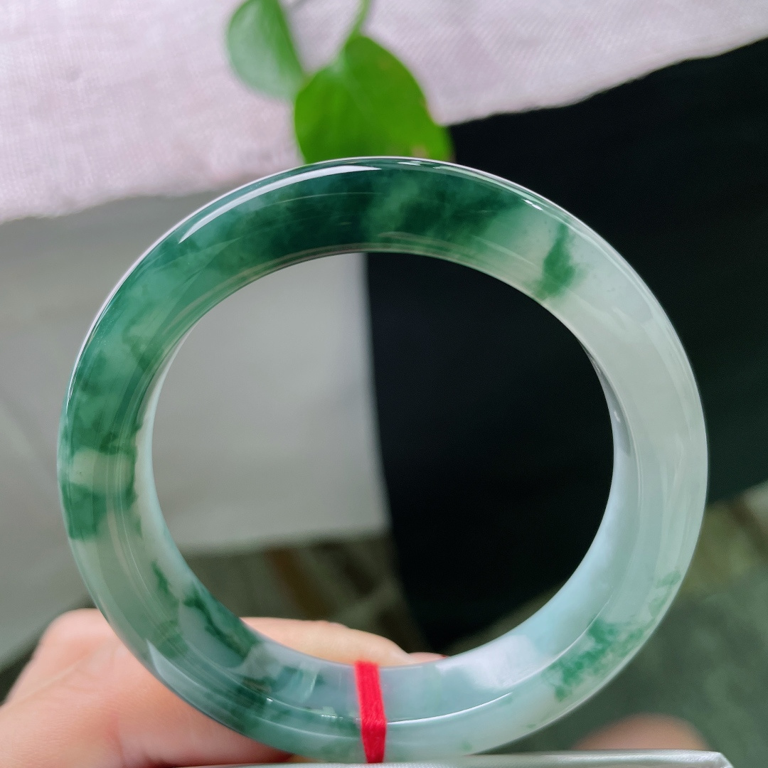 52.8/12/8，飘花正圈，水头好，清透泛光，经典大气，不失古典韵味，无裂，56534a