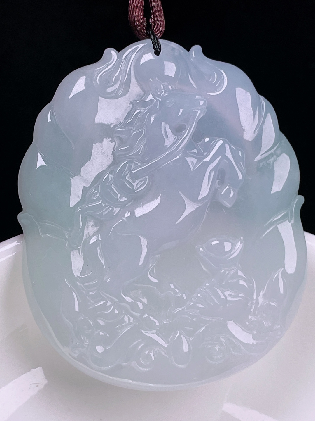 白冰马牌，老种起光，细底通透，尺寸：49.5/43/5.8mm0724