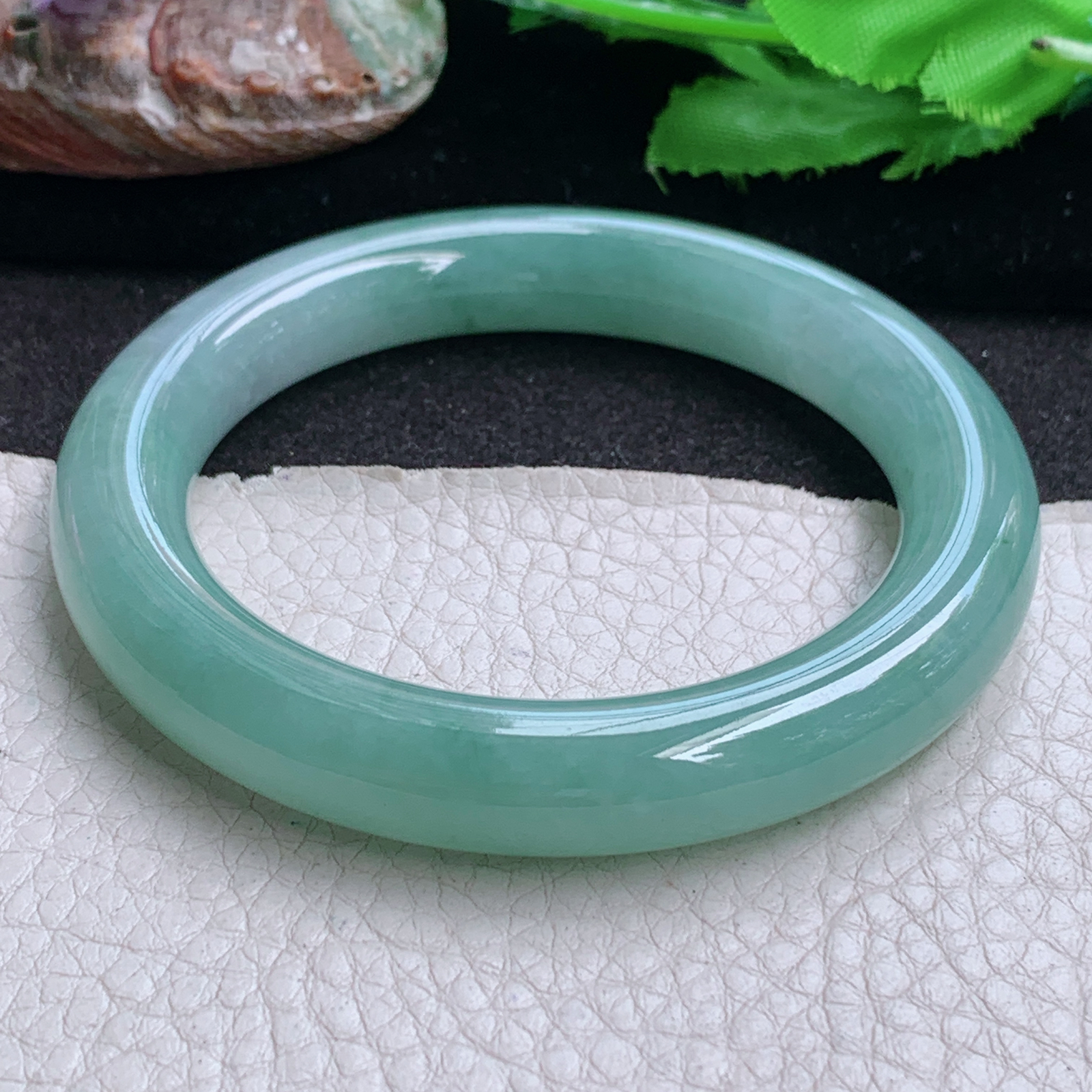 js实拍56*10.7美人镯 缅甸翡翠a货玉手镯 清新圆条高品质玉手环