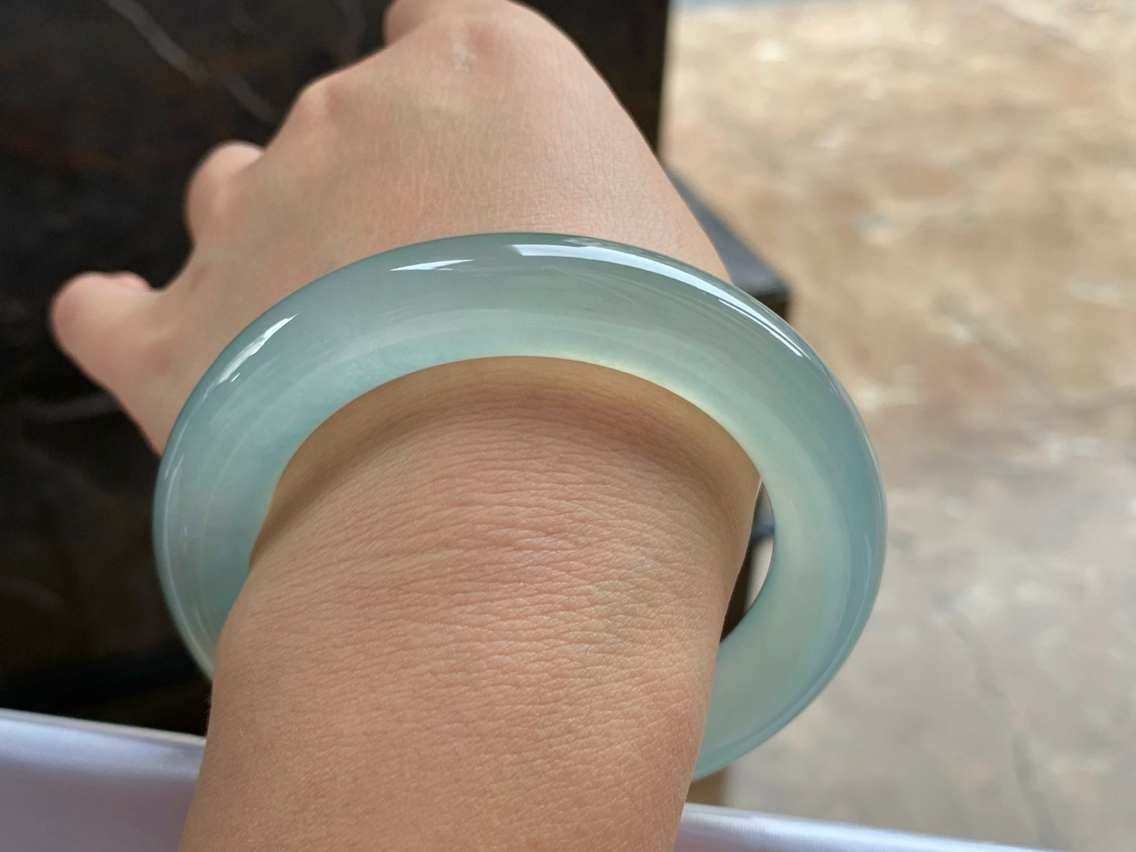 56.5-12
高冰蓝水圆条手镯^_^种老 荧光十足