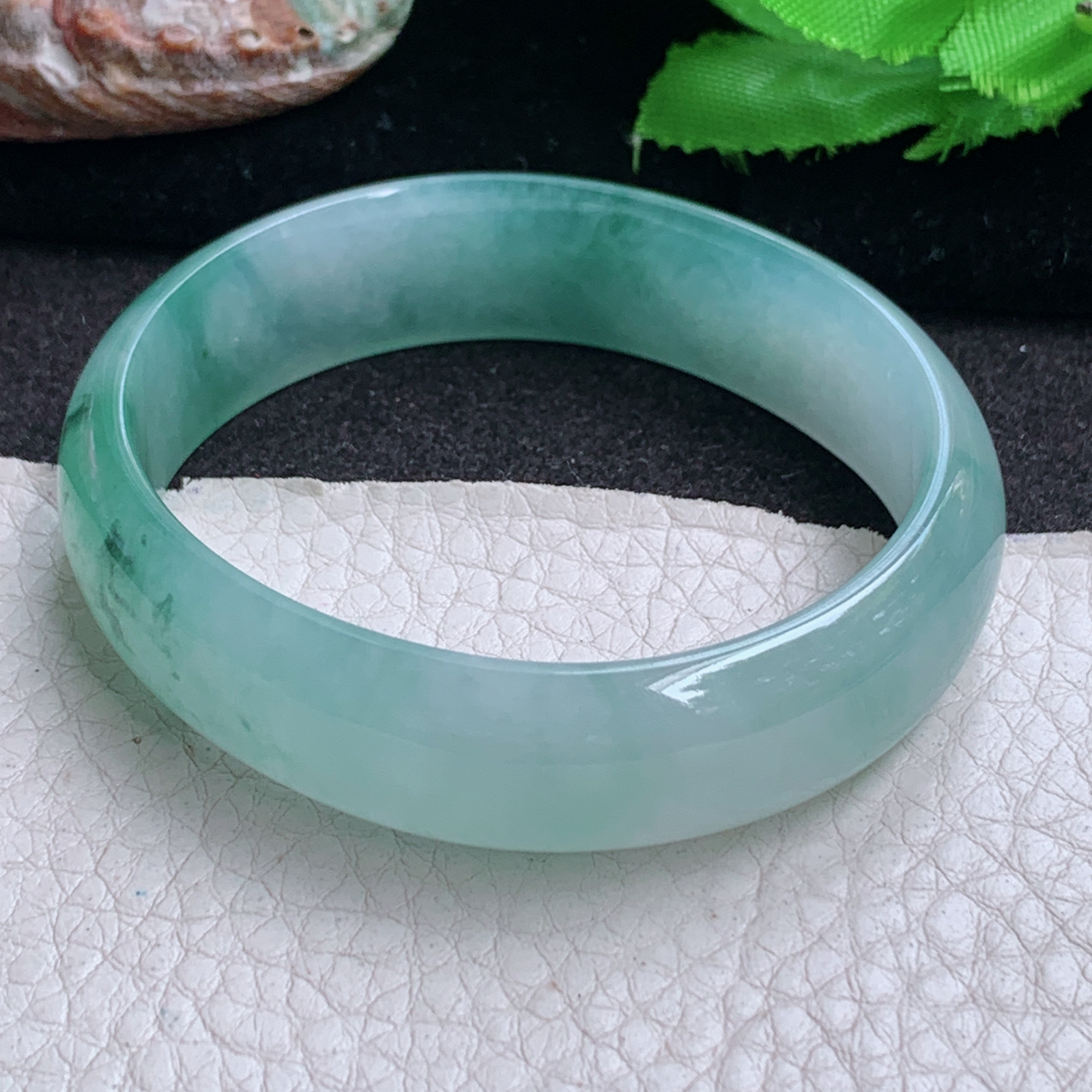 js实拍55*49*14.6*6贵妃镯 缅甸翡翠a货玉手镯 冰飘花蛋形高品质玉手环
