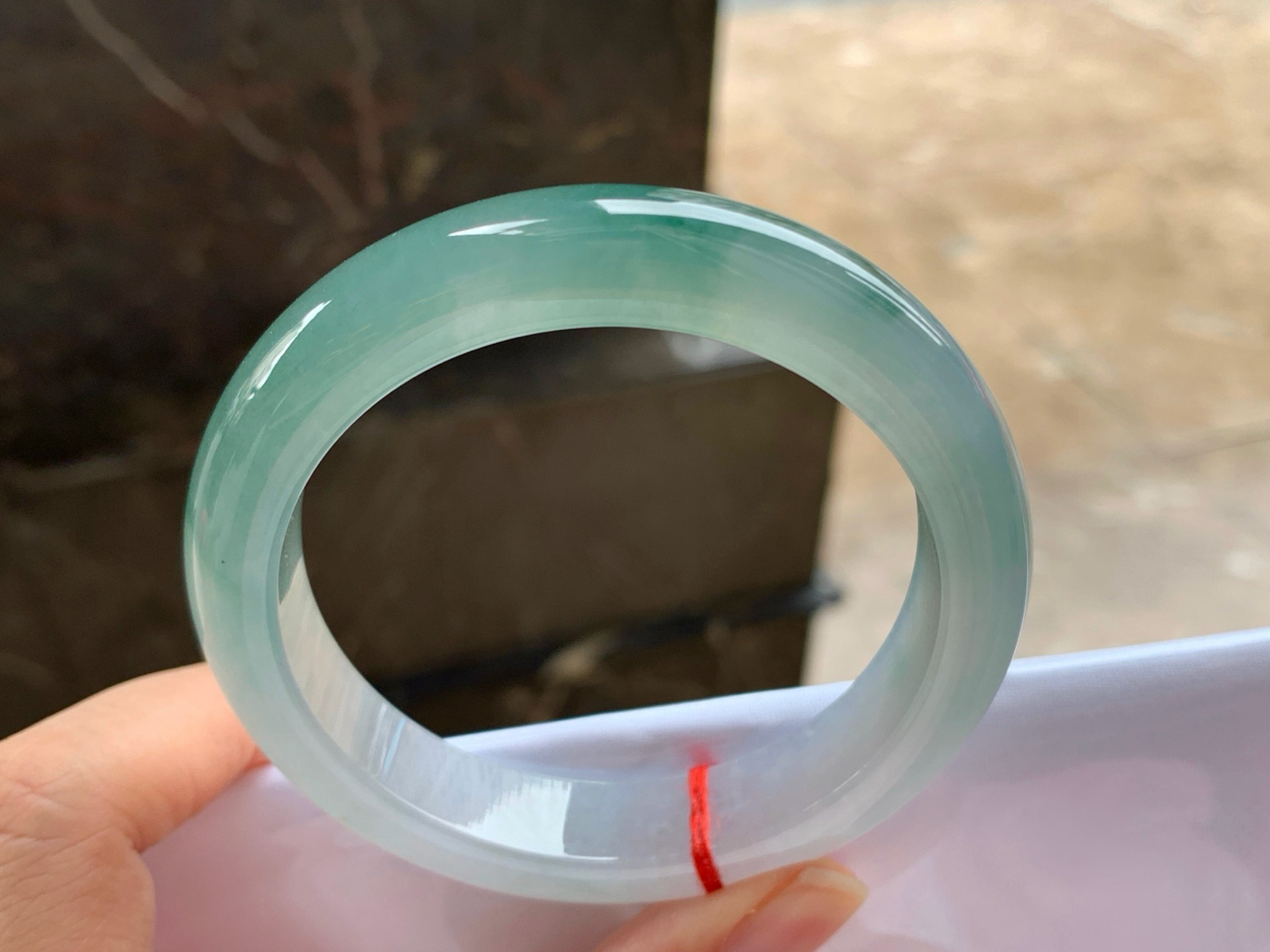 56.5-12.3-8.9
蓝水手镯^_^鲜艳
