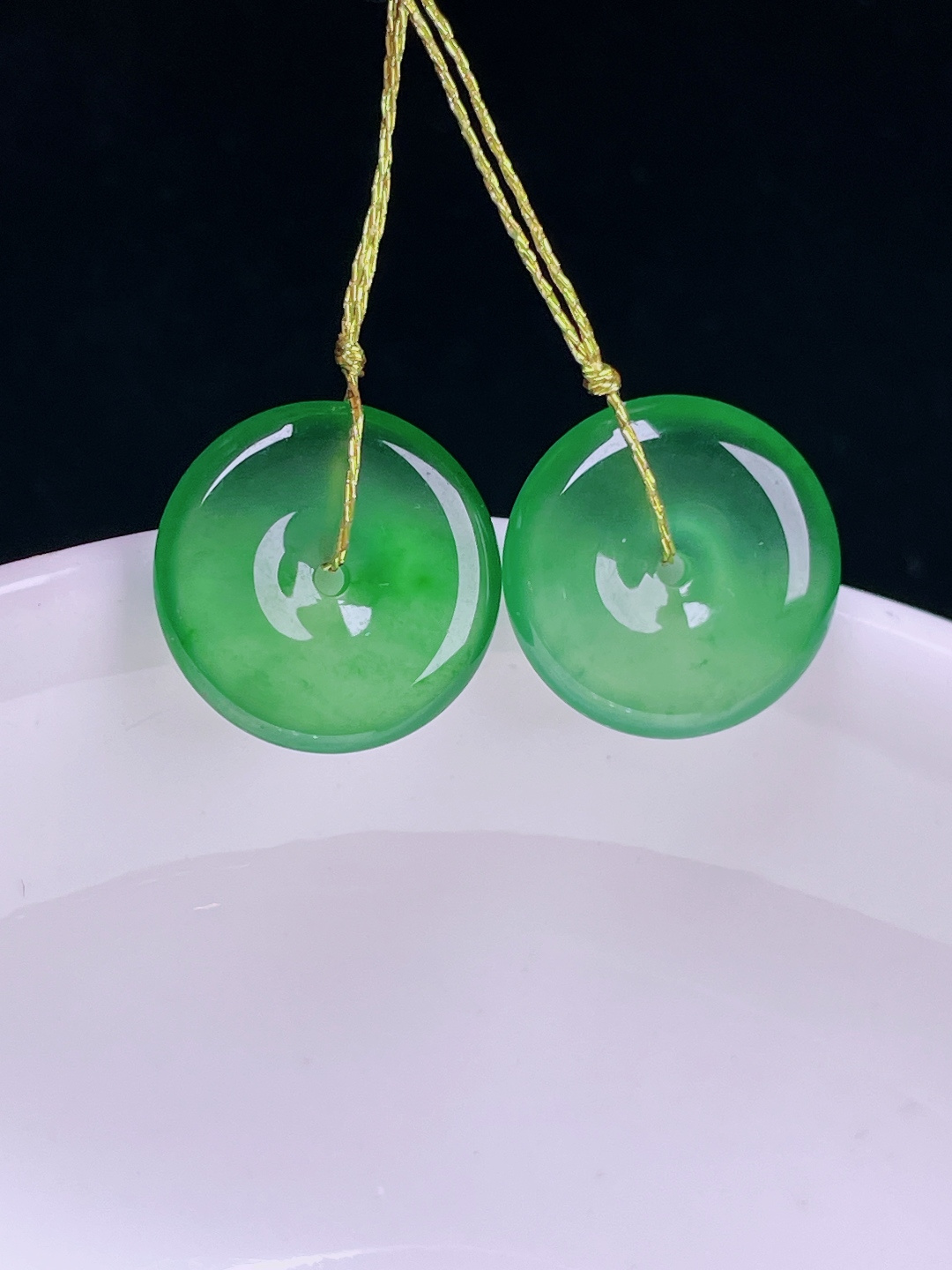 ️冰绿耳坠，老种起光，细底通透，尺寸：12.5/2.8mm0724