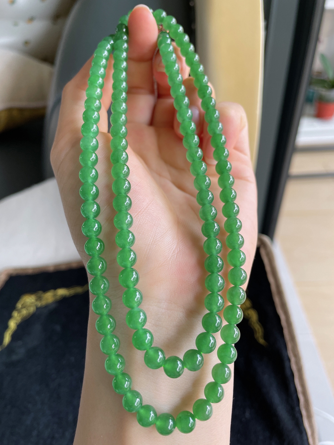 缅甸天然翡翠A货，冰种满绿冰绿珠链，尺寸：6mm112颗。【编4431】