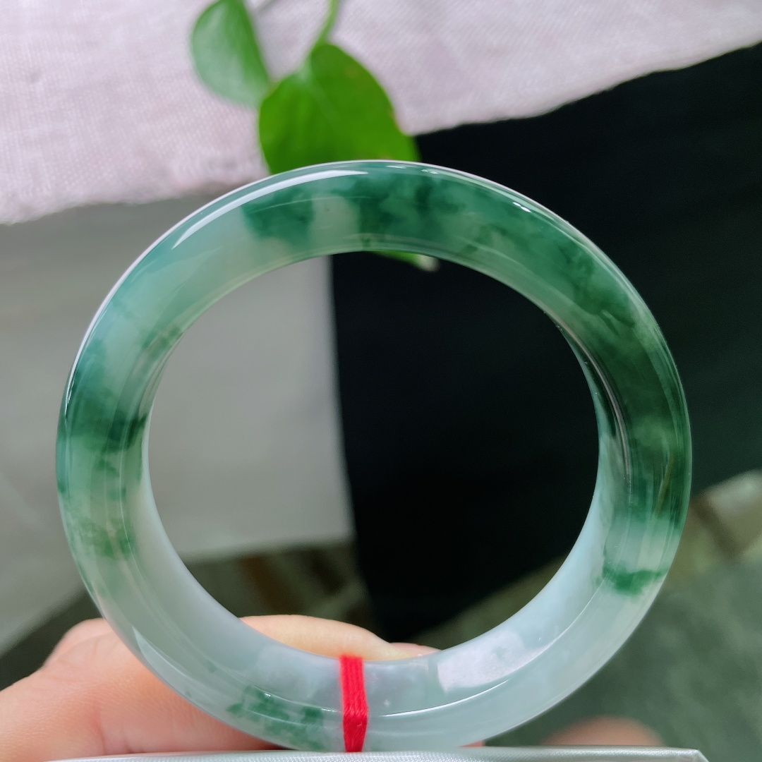 52.8/12/8，飘花正圈，水头好，清透泛光，经典大气，不失古典韵味，无裂，56534a