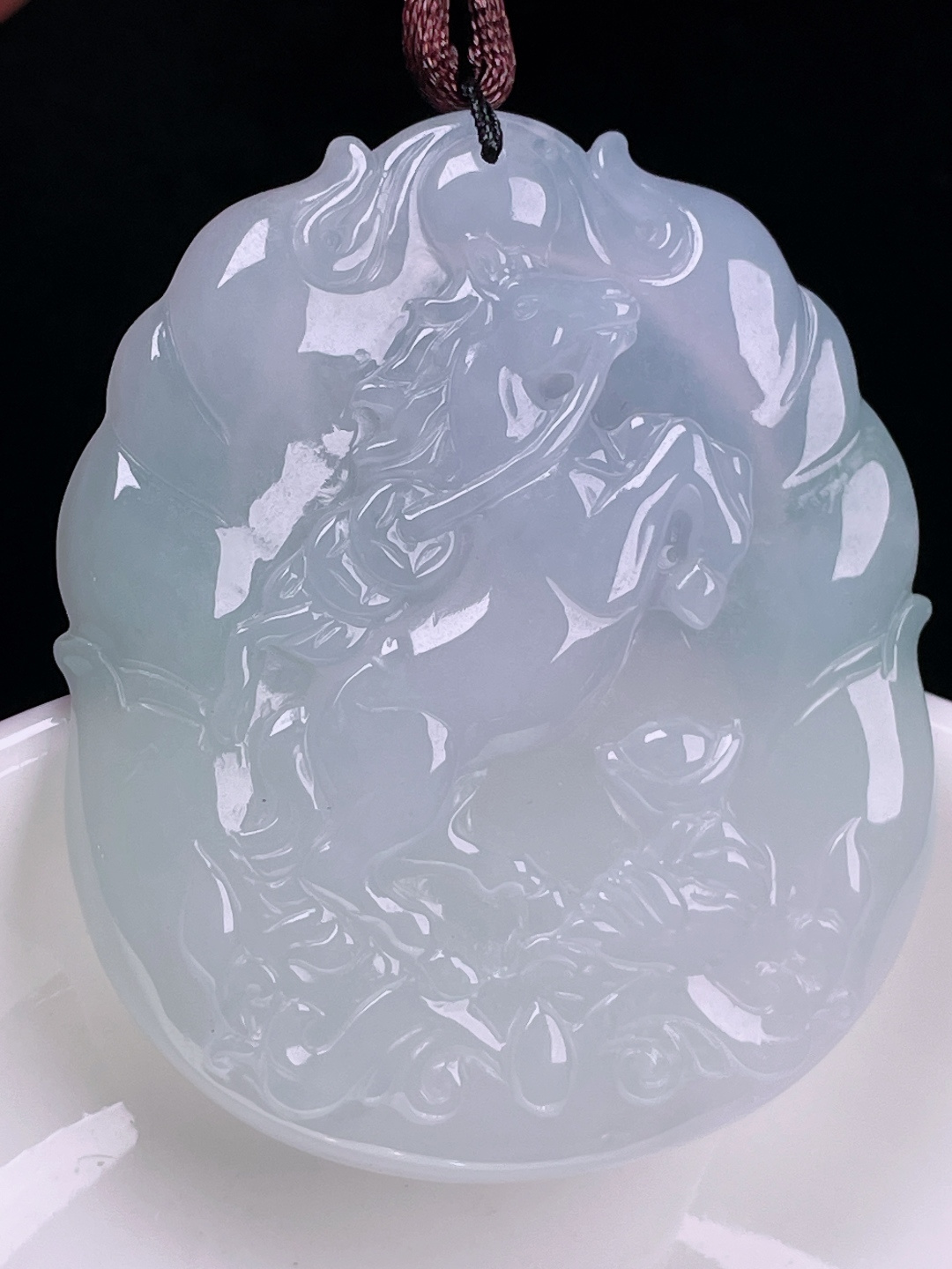 白冰马牌，老种起光，细底通透，尺寸：49.5/43/5.8mm0724