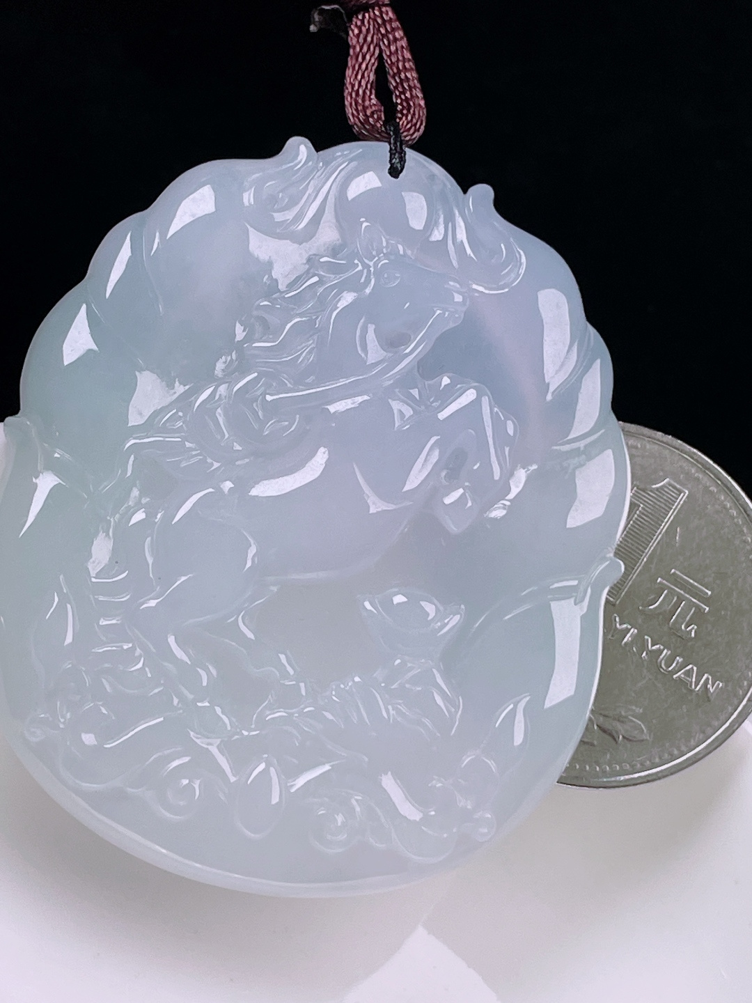 白冰马牌，老种起光，细底通透，尺寸：49.5/43/5.8mm0724