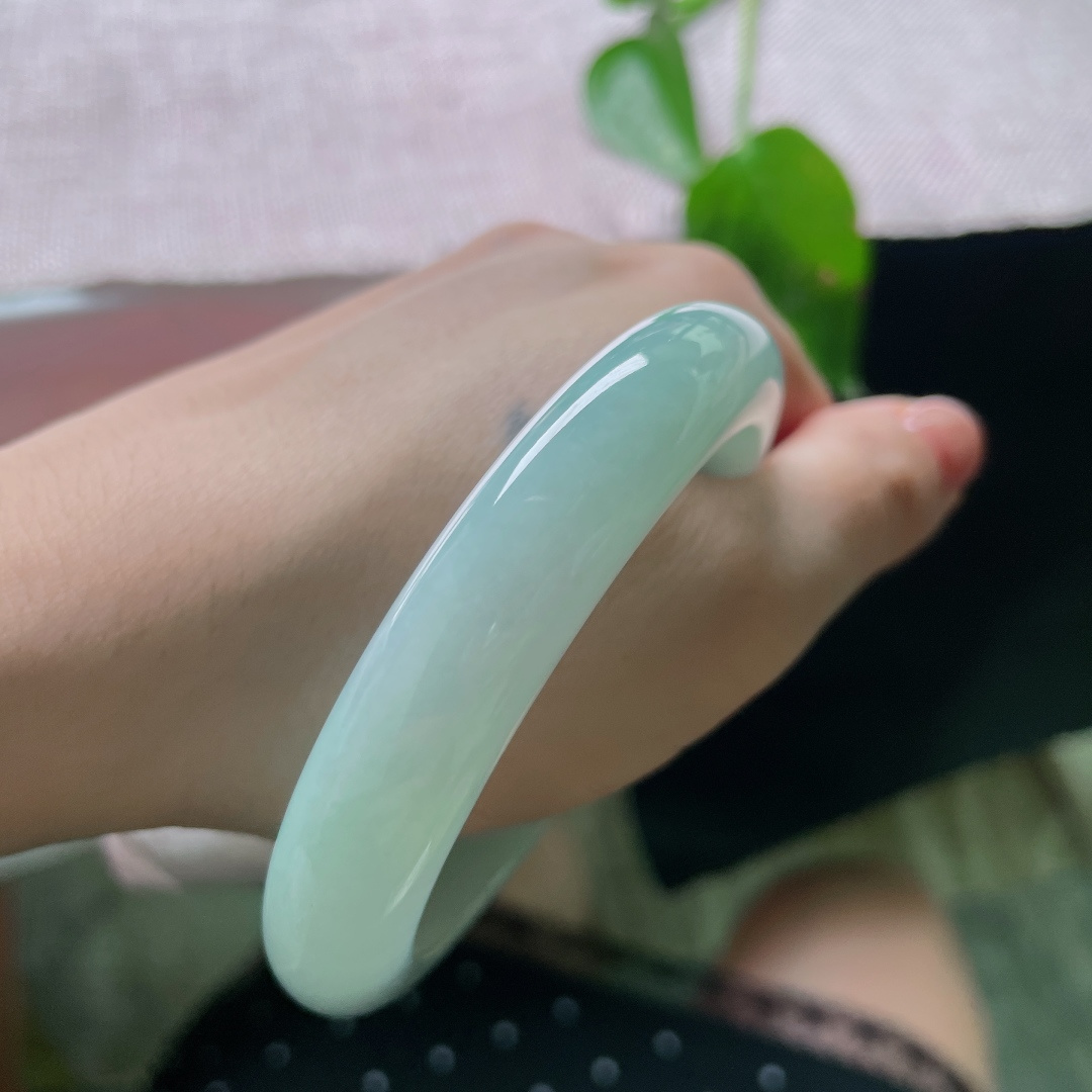 57.8/12.1/8.6，蓝底正圈，水润细腻，温婉可人，婉间风华，有棉线，56391a