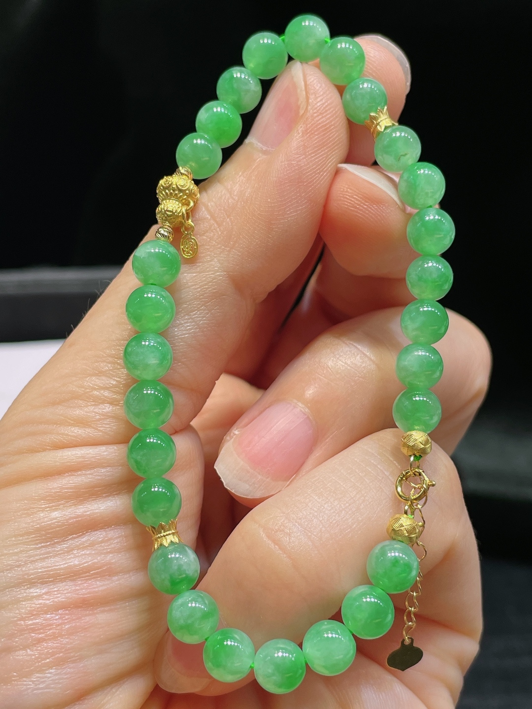 冰绿手串，老种起光，细底通透，尺寸：6.5mm0725