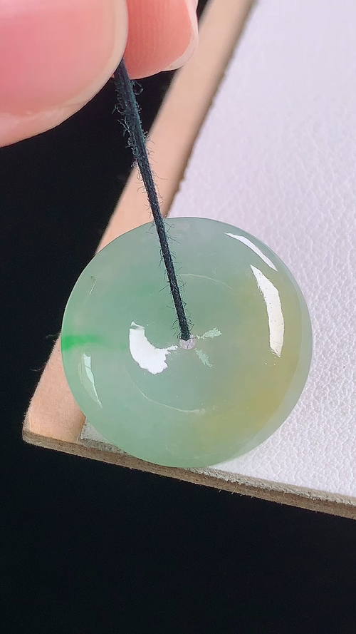 冰黄绿平安扣，无裂，尺寸:20.9-4.4mm