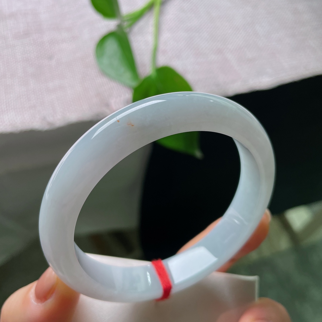 淡蓝底正圈，清秀迷人，干净，水头好，种老，皮纹不显，56117a