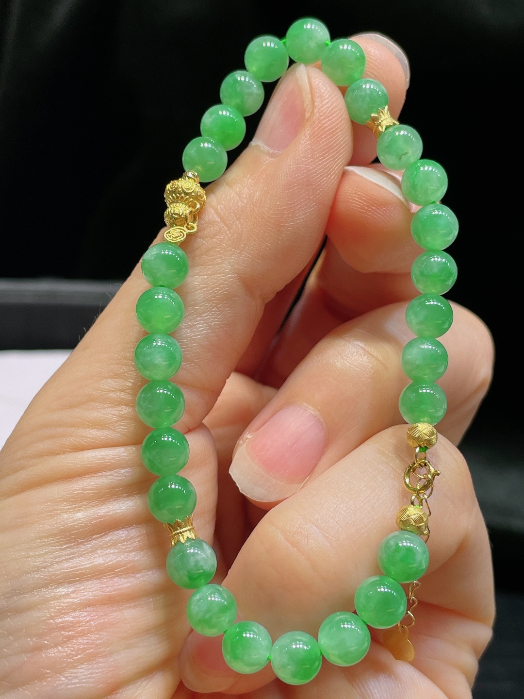 冰绿手串，老种起光，细底通透，尺寸：6.5mm0725