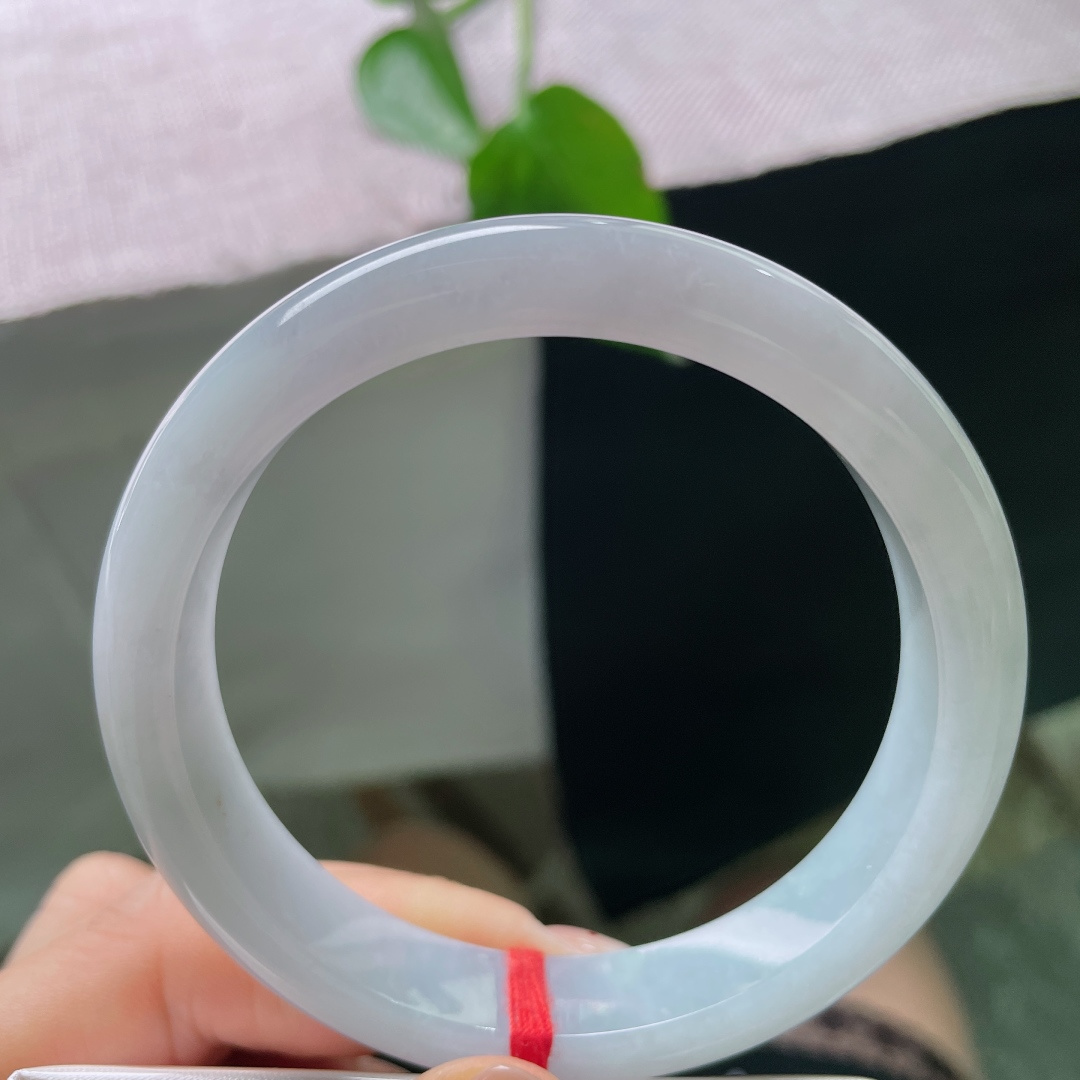 淡蓝底正圈，清秀迷人，干净，水头好，种老，皮纹不显，56117a