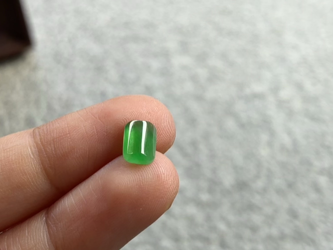 绿马鞍 尺寸：7.7×5×2.6