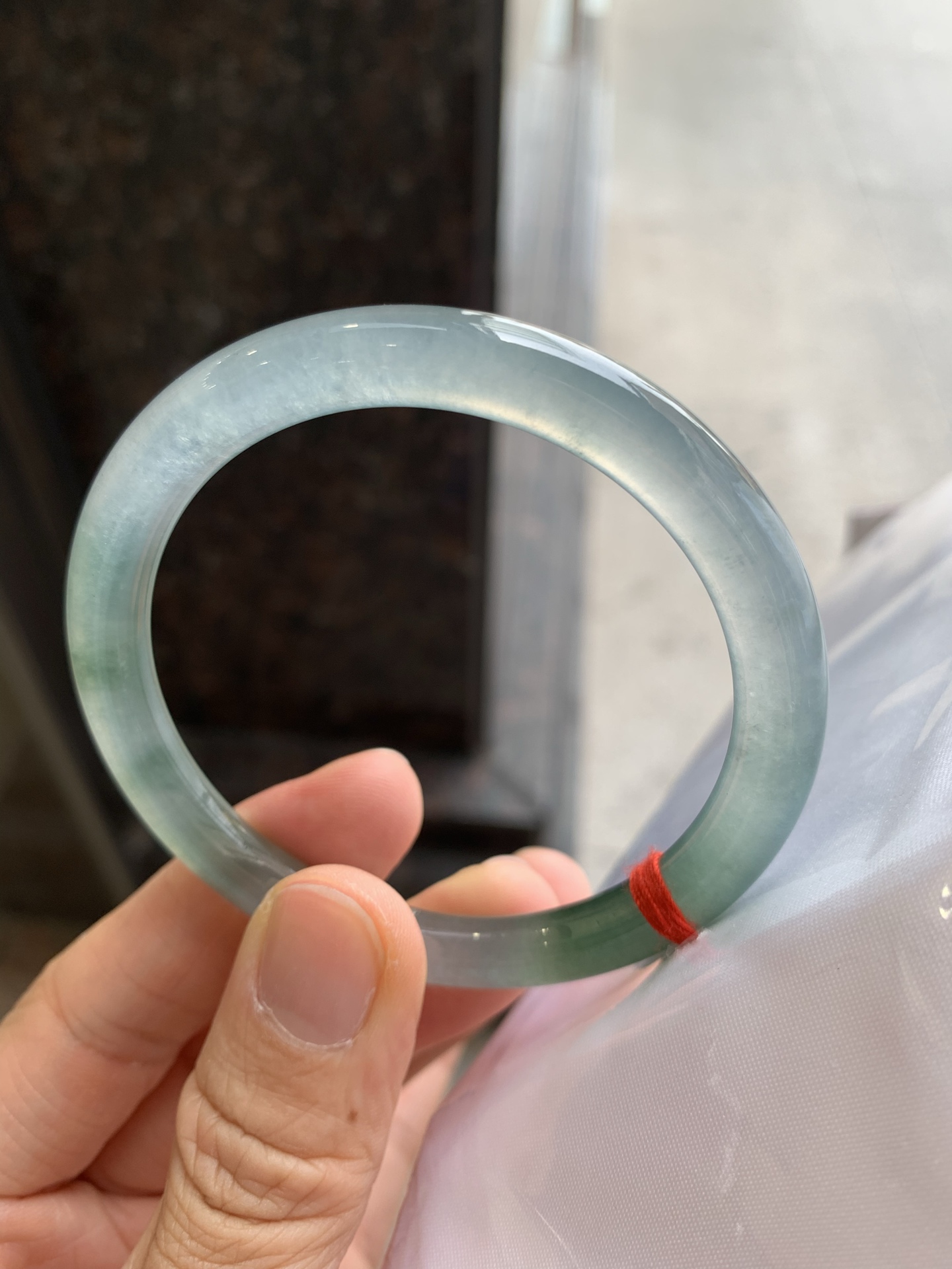 圆条冰油 无裂 尺寸：56/7/7.7 起荧光