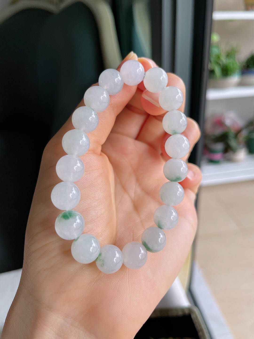 天然翡翠A货，冰飘花手串，尺寸：10mm。【编4441】