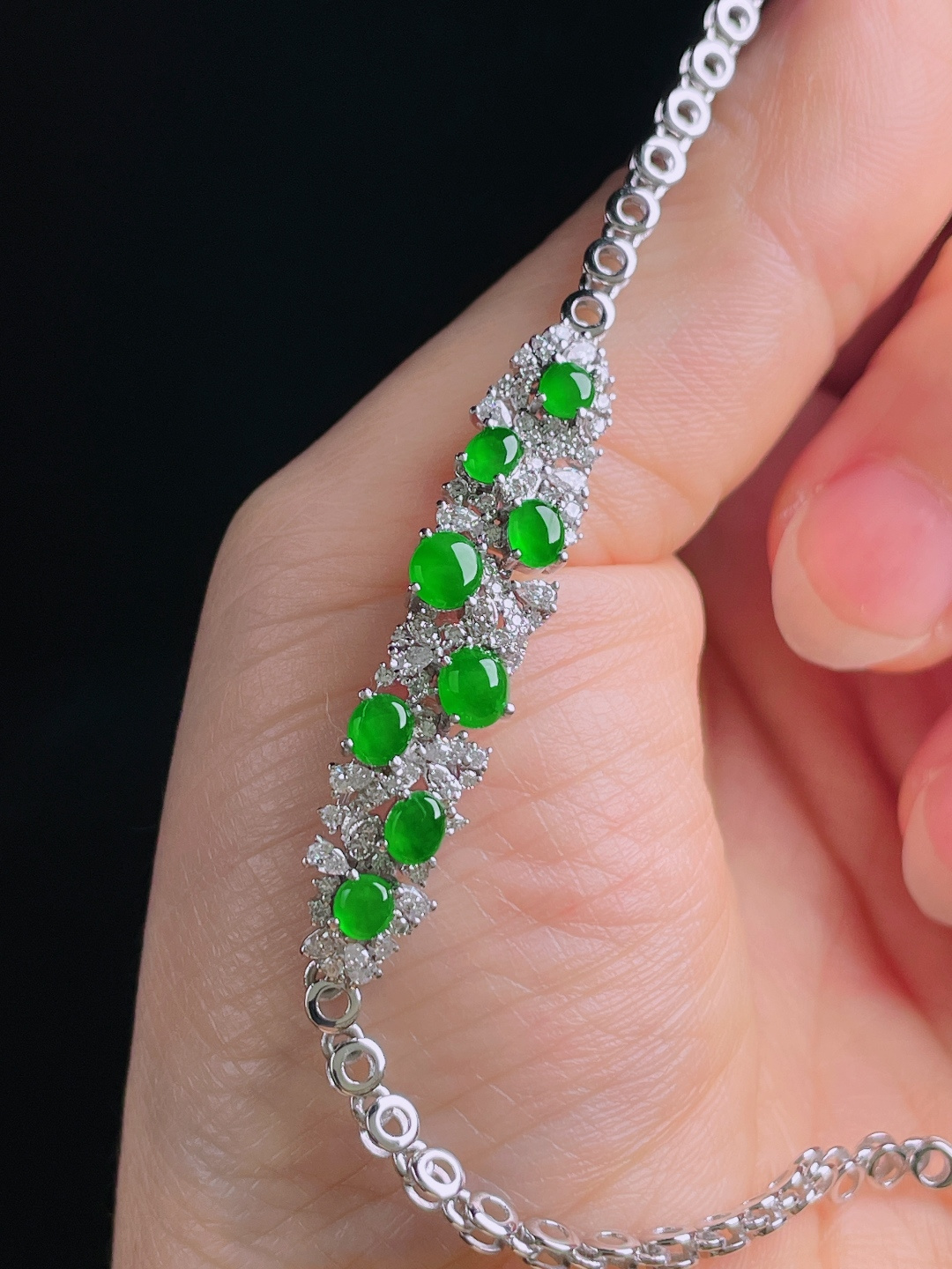 冰绿手链，老种起光，细底通透，尺寸：4.4/3.7/2mm0726