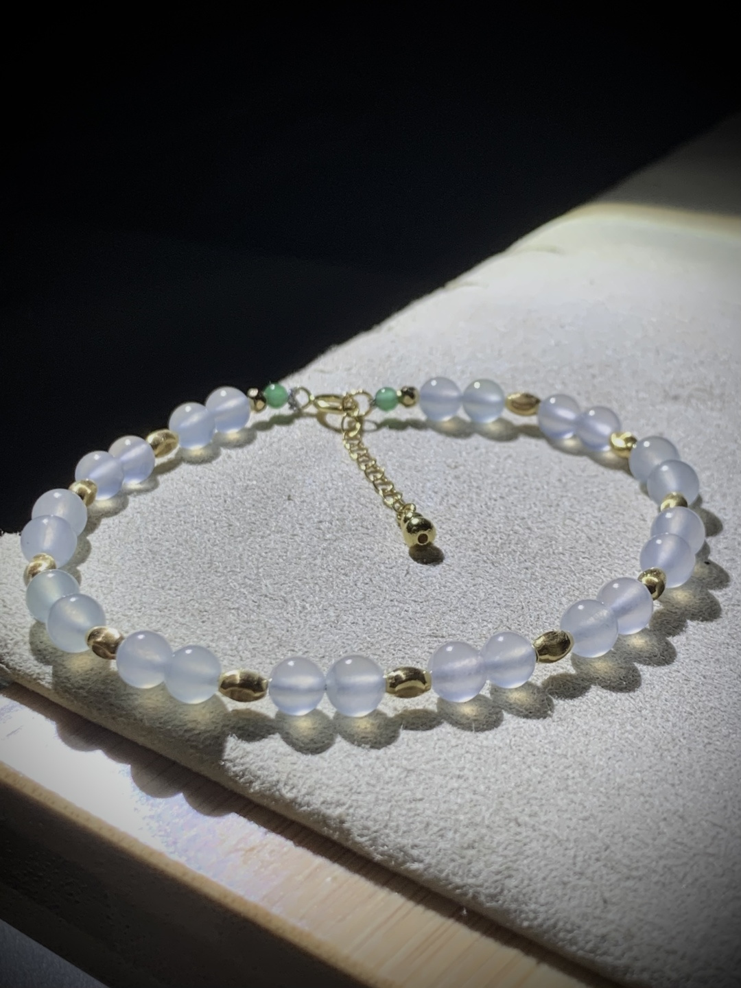 ️ 手链，24粒玉珠直径4.8mm，总长约200mm，18K金配件，4.92g