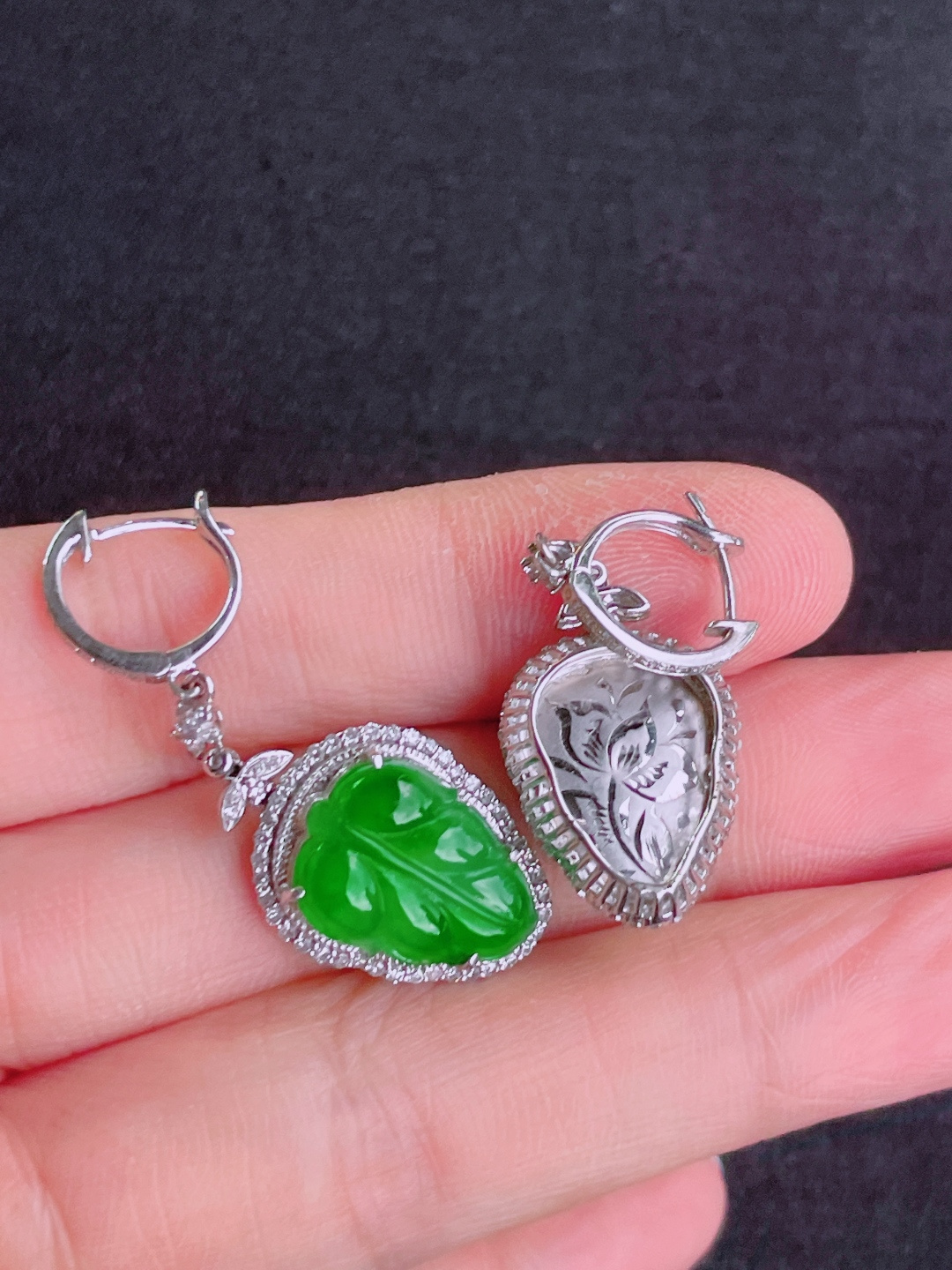 ️冰种绿树叶耳坠 晶莹剔透，新颖时尚，无裂，15.5-11.2