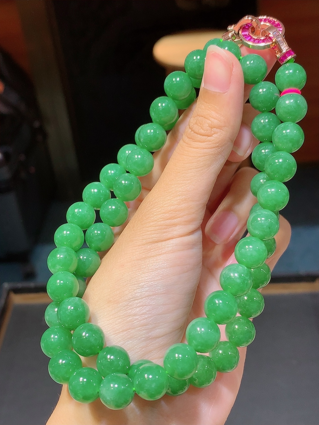 冰阳绿圆珠珠链 色阳色艳 底子细腻水润 佩戴简单大方，9.8
