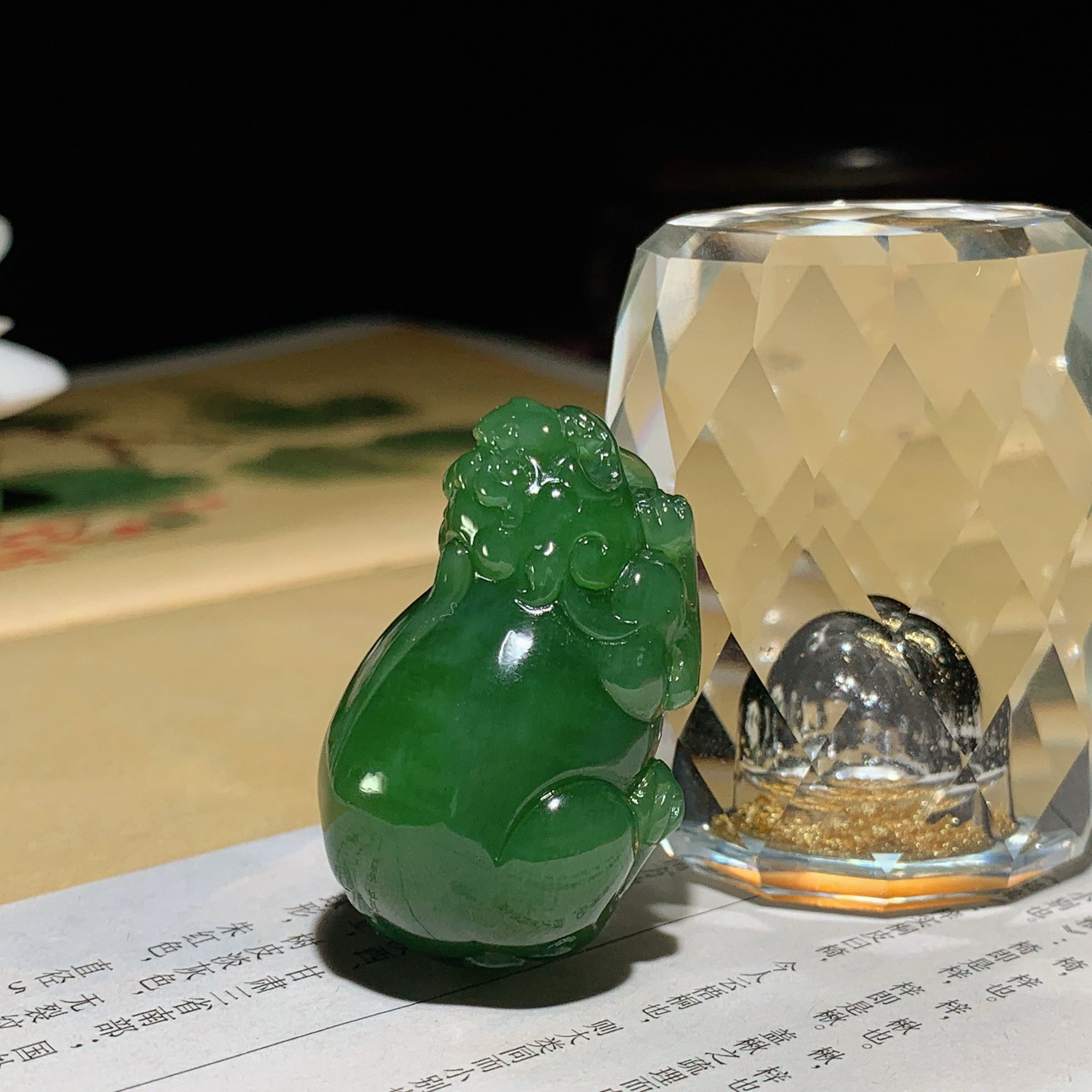 和田玉阳绿俄罗斯碧玉招财貔貅挂件 尺寸38/25/20重27克 玉质细腻油润 底色纯净 脂粉好，品质好。lt260726