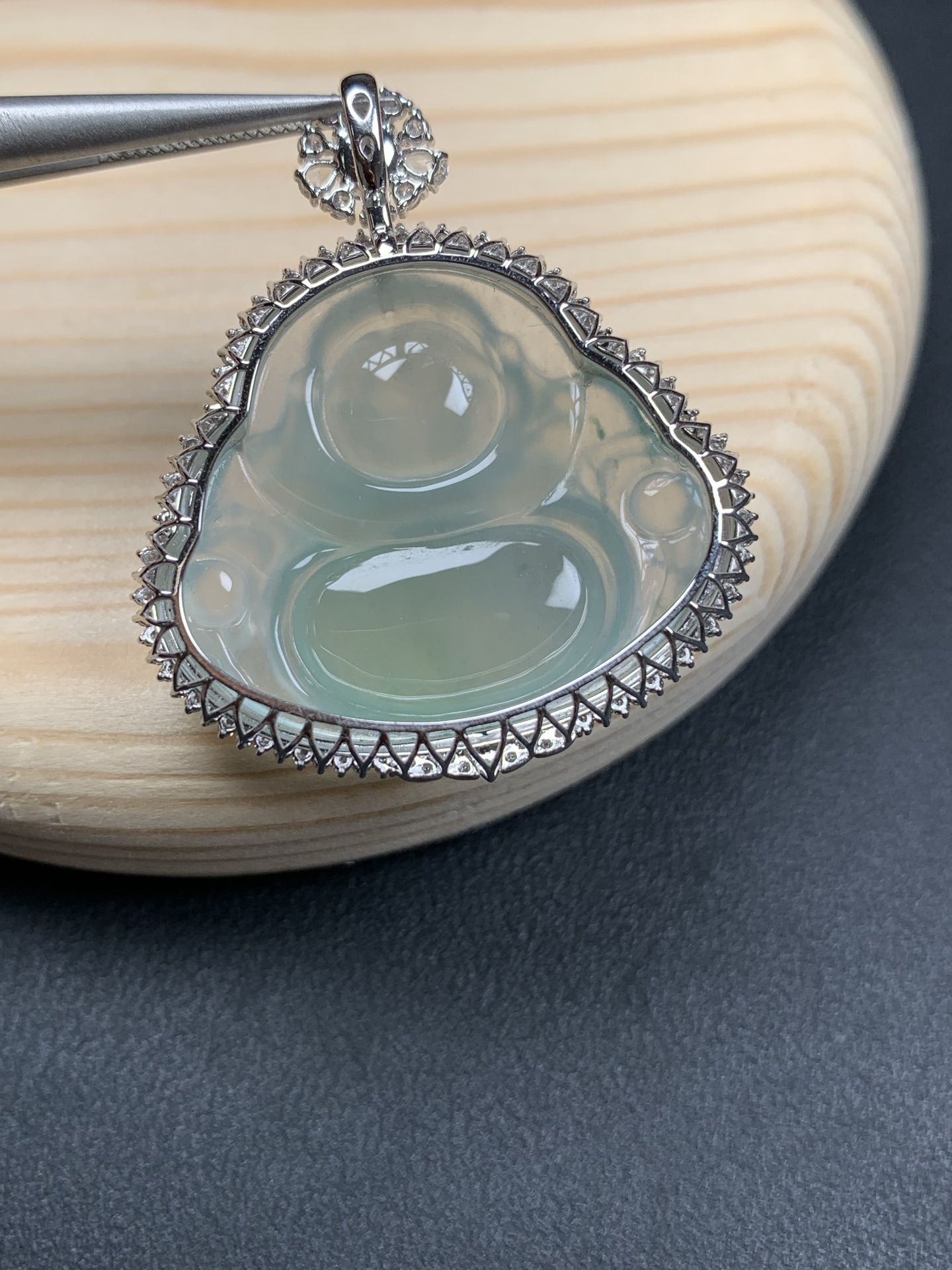 18k金镶嵌高冰玻璃大佛公吊坠 裸石25.3-30.3-6.5 整体37.6-33.2-10.6