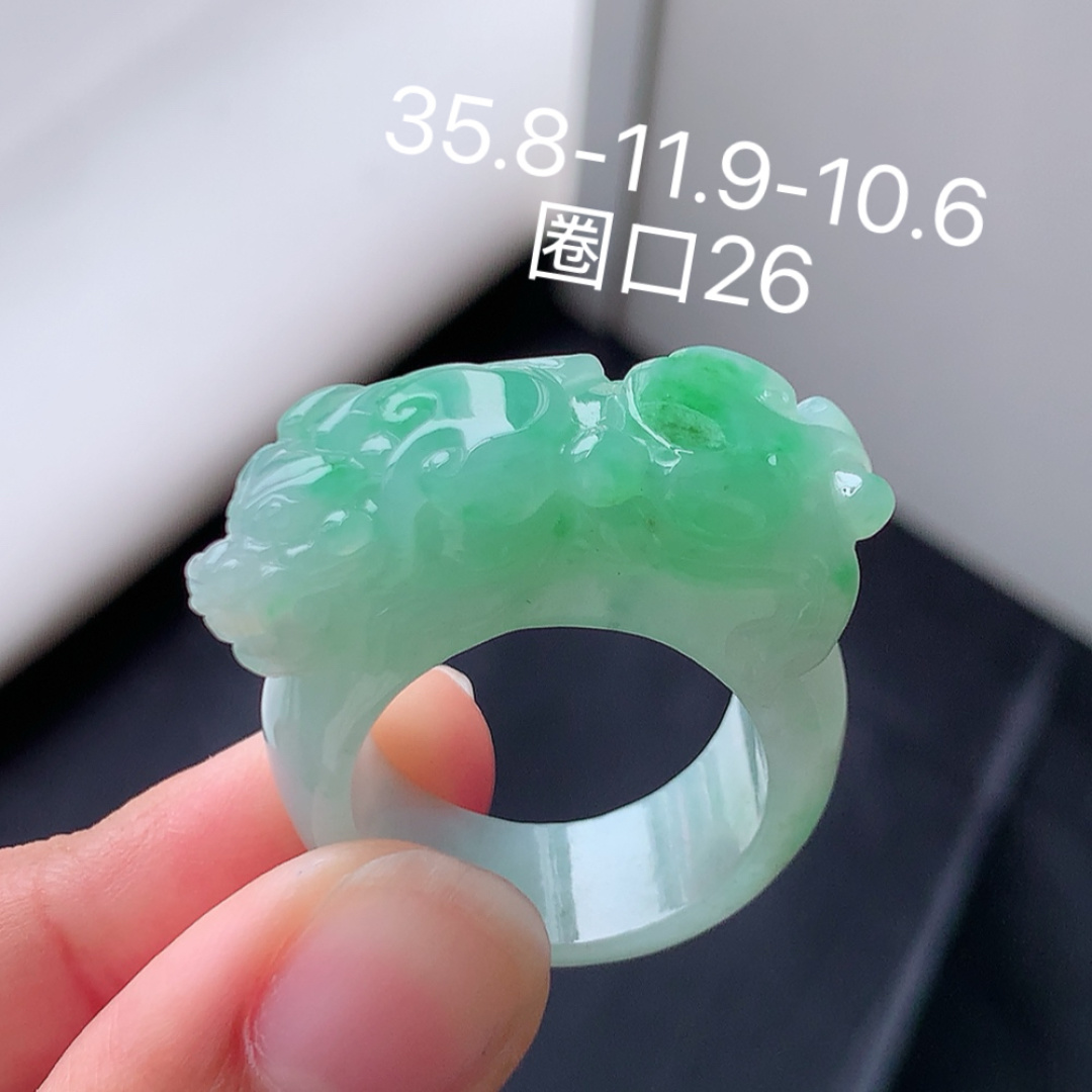 冰飘绿戒圈 冰润细腻 种色饱满佩戴落落大方 货号109724，35.8-11.9-10.6